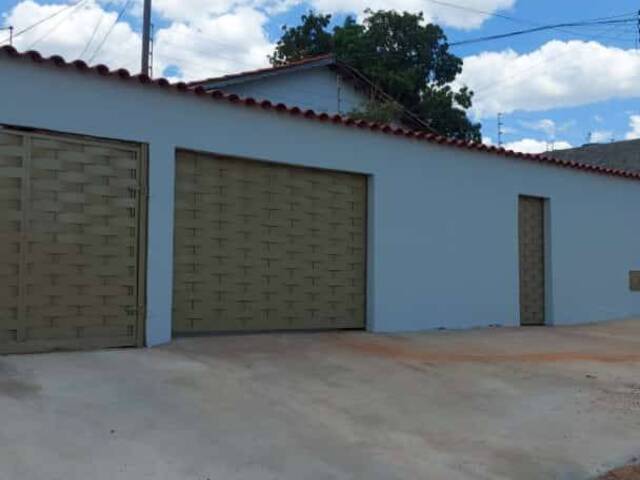 #239 - Casa para Venda em Goiânia - GO - 1